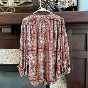 Gorgeous blouse - perfect for fall!